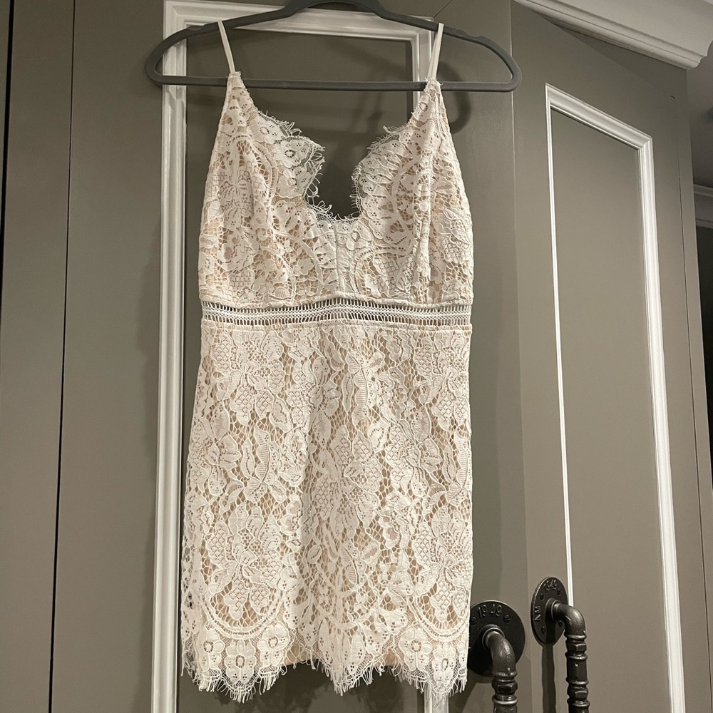 Superdown Dress - Picture 2 of 6